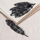 Перо декоративное обработанное 